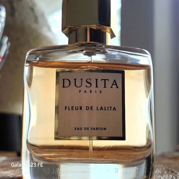 Dusita Fleur De Lalita EDP - Picture 2 of 3